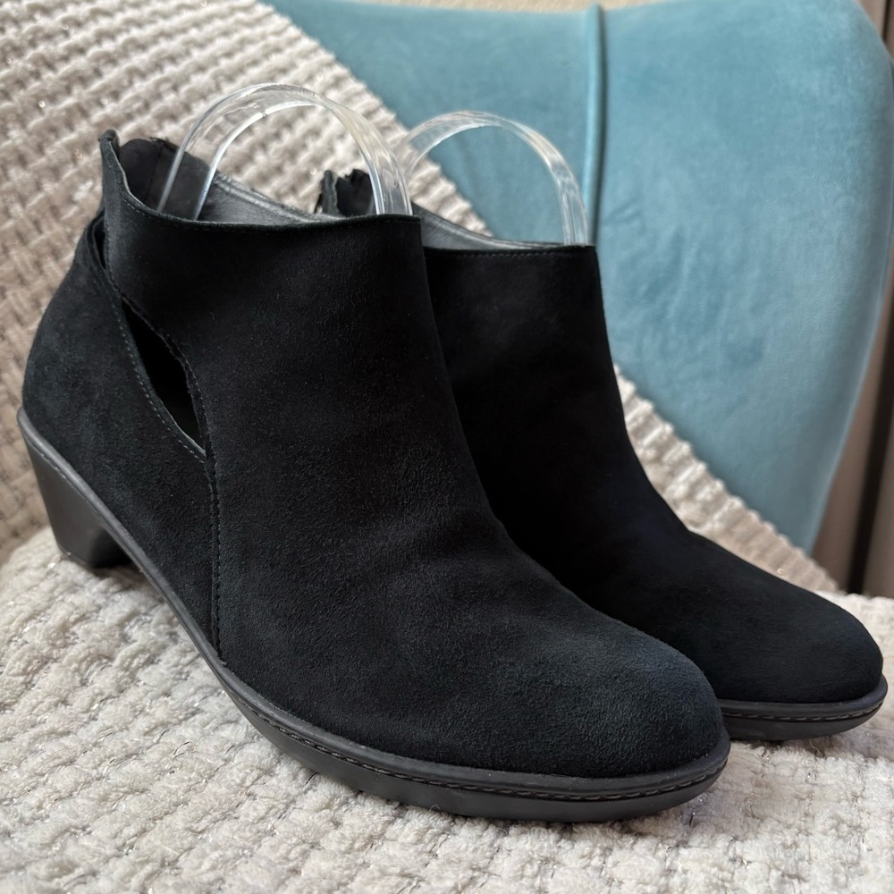 Dansko Bonita Suede Cut-out Booties black size 38